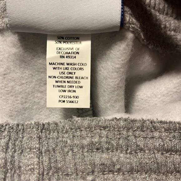 Champion NWT UConn Sweatpants- Youth Large 10-12 - Picture 6 of 8